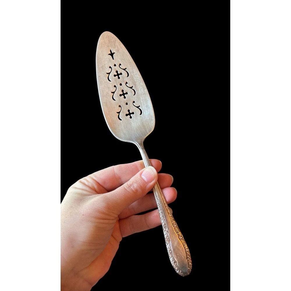 Pierced Pie‎ Cake Server 1940s Wallace Silverplate - Picture 2 of 4